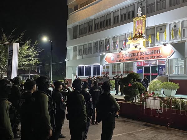 ปล่อยแถวระดมกวาดล้างยาเสพติด ร่วมกับ ป.ป.ส.ภ.6 / ตำรวจ / ทหาร / ปกครองข่าวภารกิจผู้บังคับบัญชา 02